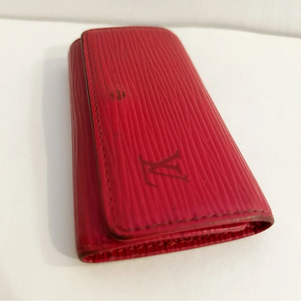 Louis Vuitton Authentic 4-Hook Key Holder in Castillian Red Epi Leather VTG